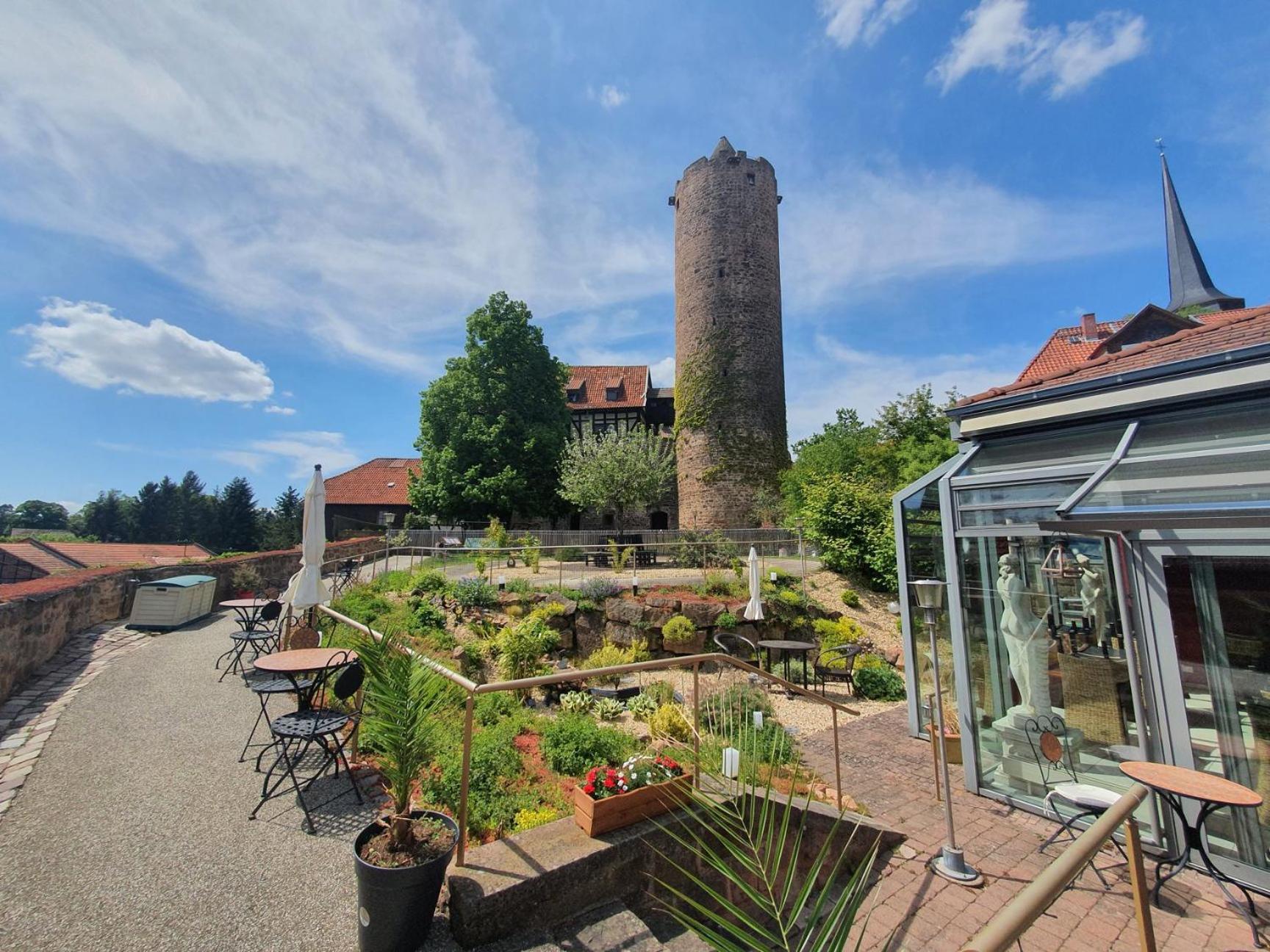 Hotel & Cafe Schachtenburg Schlitz Bagian luar foto