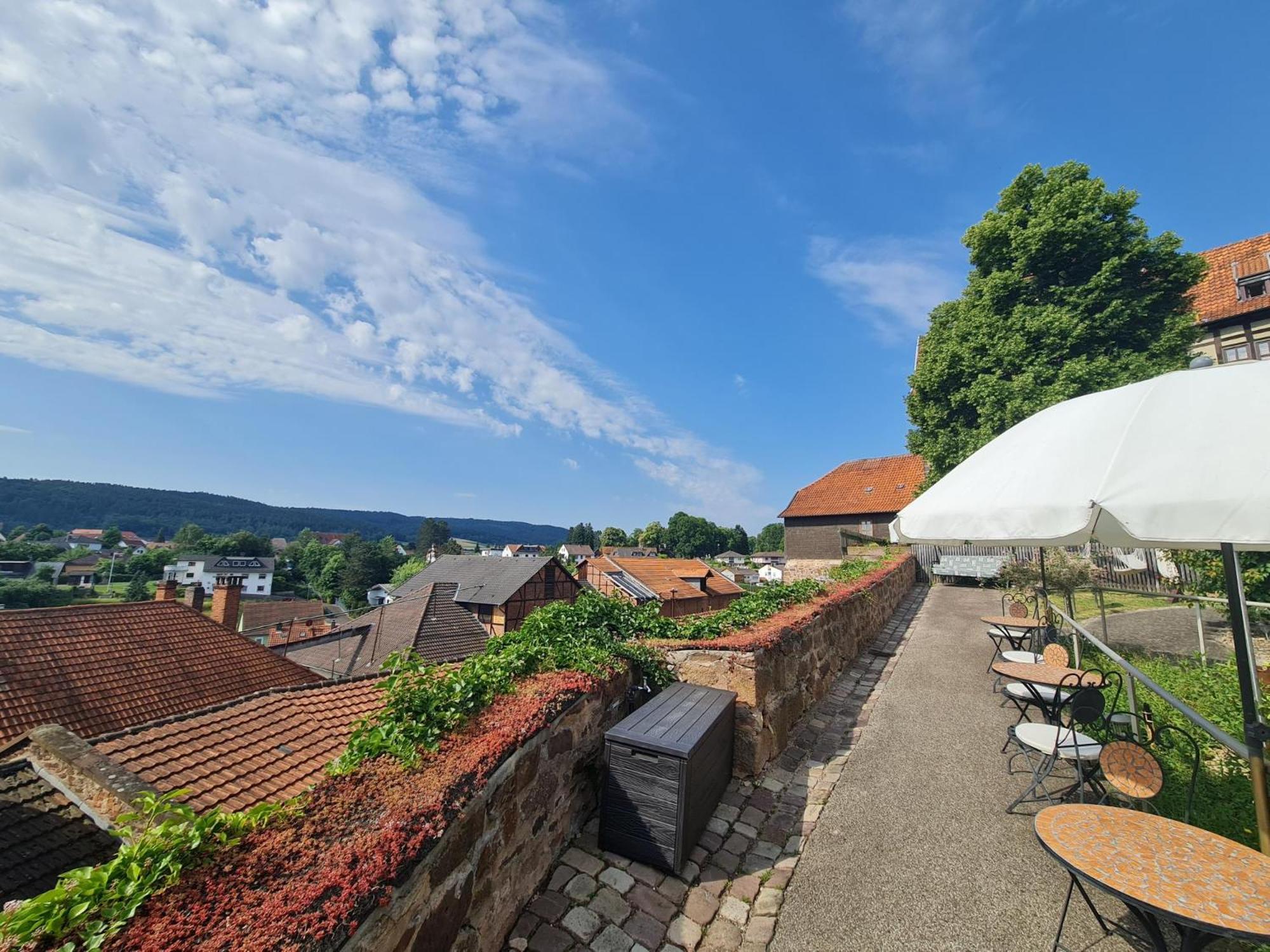 Hotel & Cafe Schachtenburg Schlitz Bagian luar foto