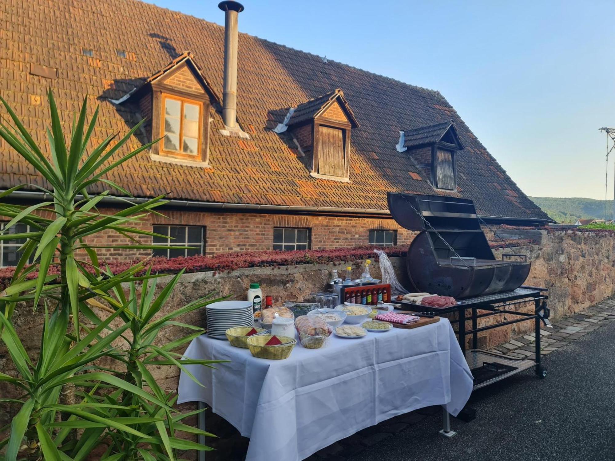 Hotel & Cafe Schachtenburg Schlitz Bagian luar foto